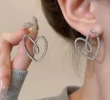 Heart loop Earring